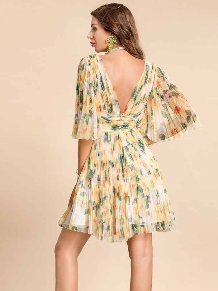 Bohemian Sexy V-neck Flare Sleeve Floral Print Pleated Mini Dress – Drewliet